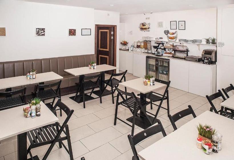 Отель Nox Kensington Gardens