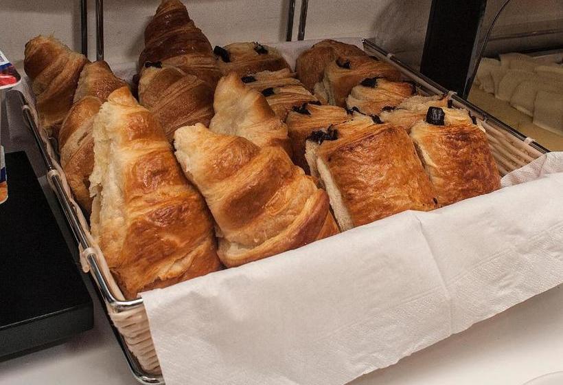 Отель Nox Kensington Gardens