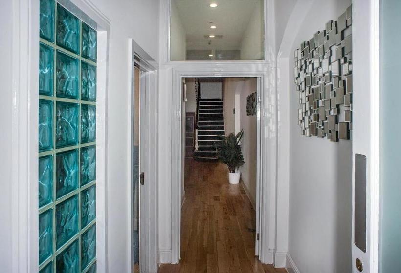 Отель Nox Kensington Gardens