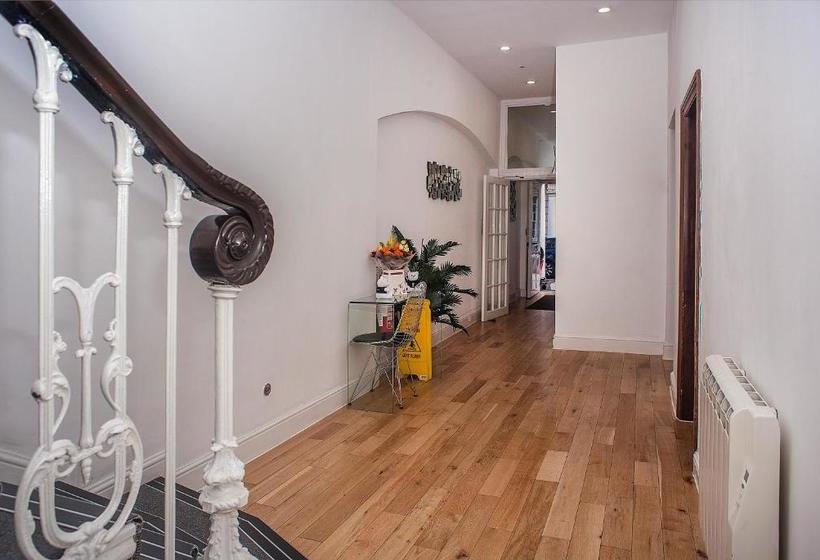 Отель Nox Kensington Gardens