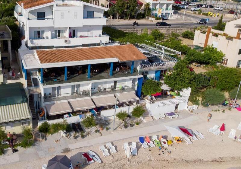 פנסיון Beachfront Apartmants Zanic