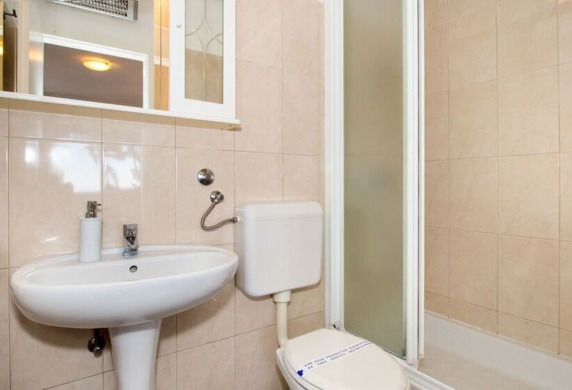 פנסיון Beachfront Apartmants Zanic