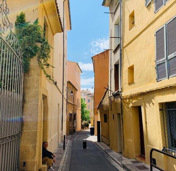 בית מלון כפרי Chambre Le Merindol