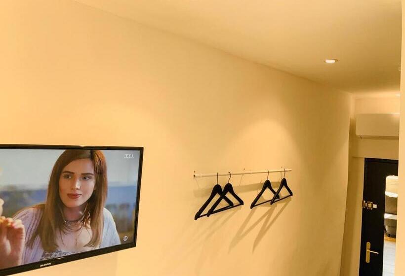 בית מלון כפרי Chambre Le Merindol