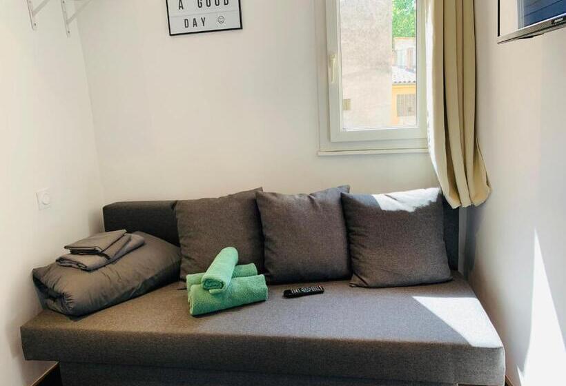 בית מלון כפרי Chambre Le Merindol