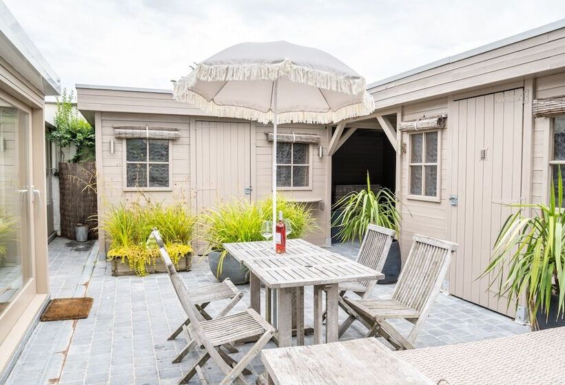 בית מלון כפרי Diane S Cottage