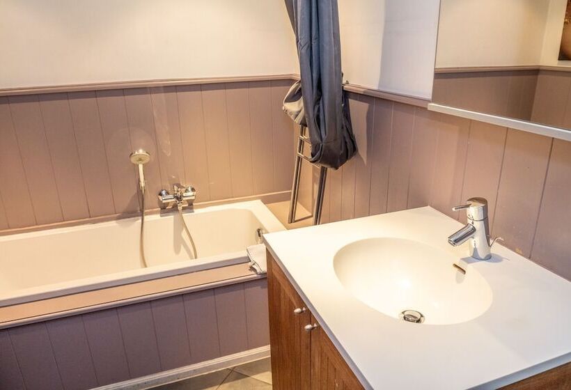 בית מלון כפרי Diane S Cottage