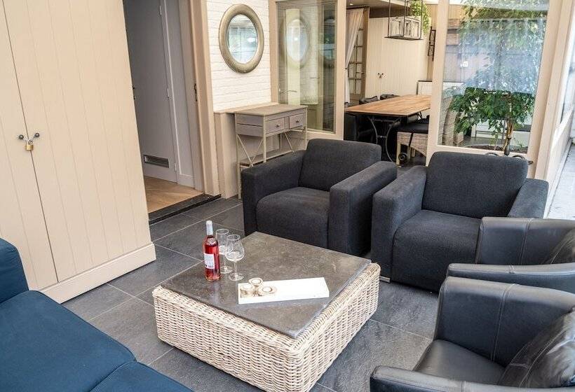 בית מלון כפרי Diane S Cottage