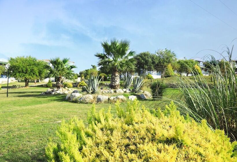 Akay Garden Family Club