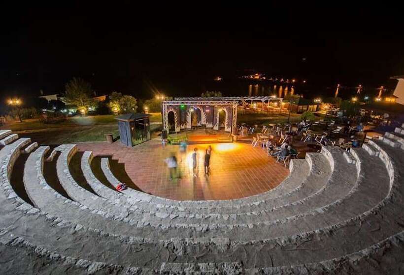 Akay Garden Family Club