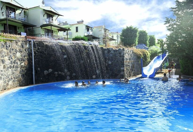 Akay Garden Family Club