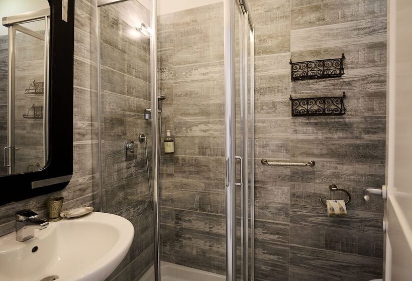 ベッドアンドブレックファースト Dei Serafini