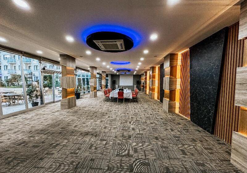 Elegance Resort Hotel & Spa Wellness Aqua