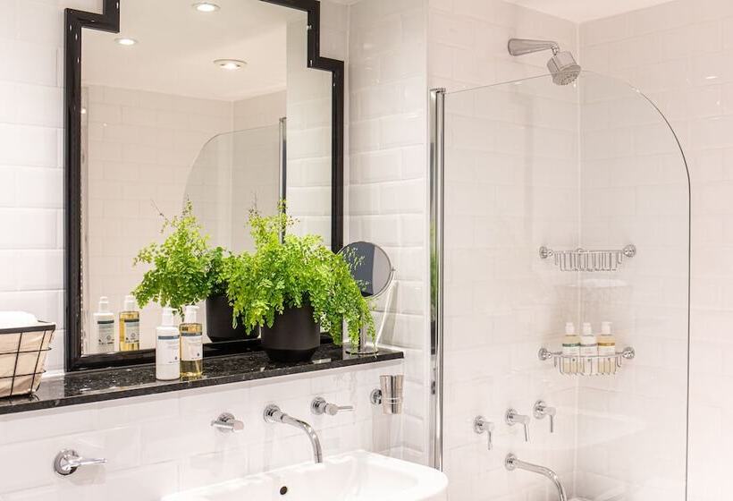 Europa House Apartments