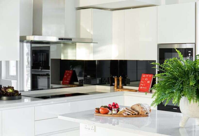 Europa House Apartments