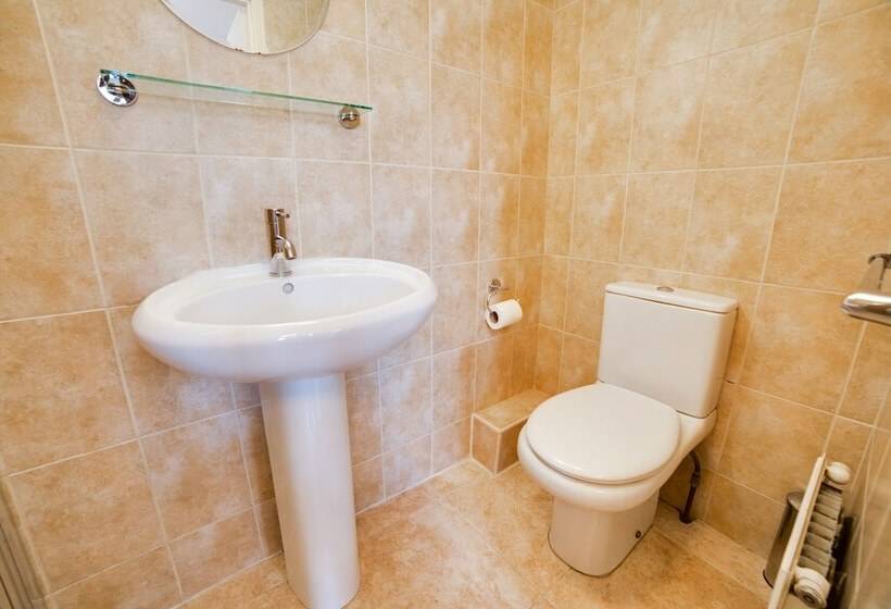 בית מלון כפרי The Gullivers