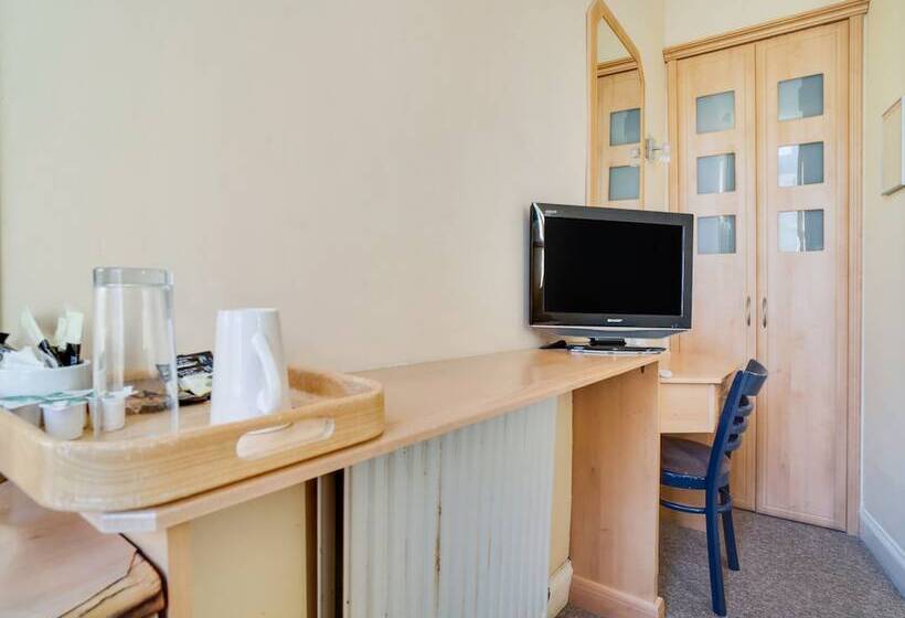 בית מלון כפרי The Gullivers