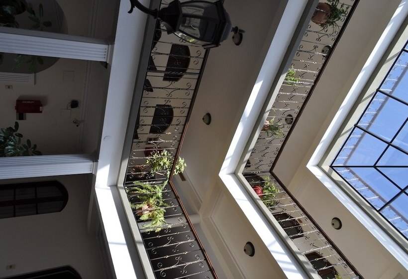 Hostal Patrimonio   Sucre