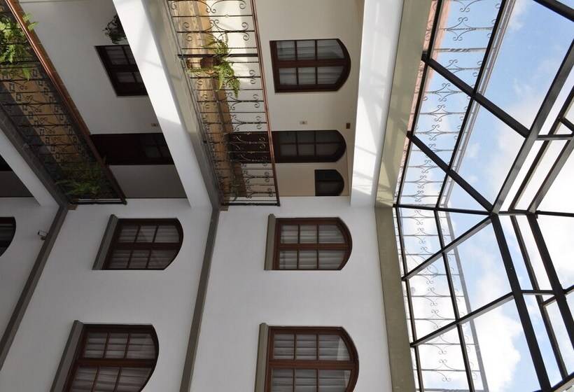 Hostal Patrimonio   Sucre