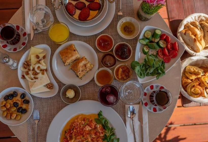 4reasons Hotel + Bistro | 12+