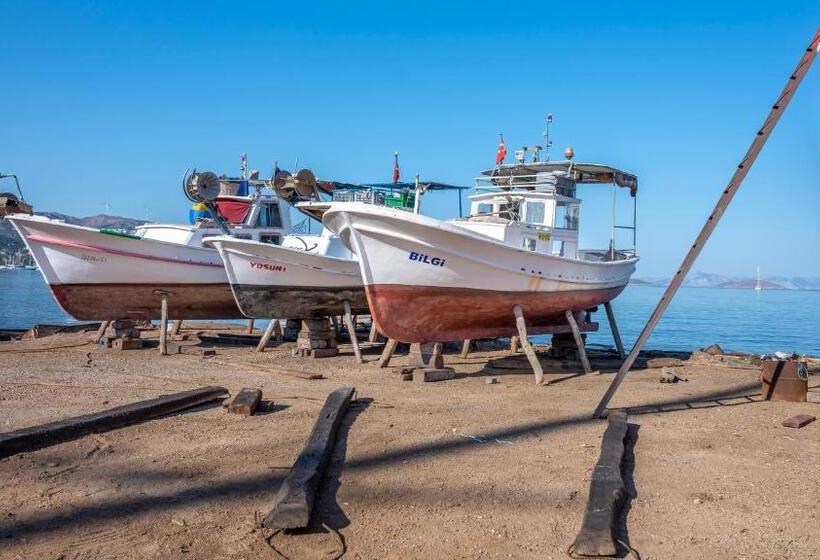 4reasons Hotel + Bistro | 12+