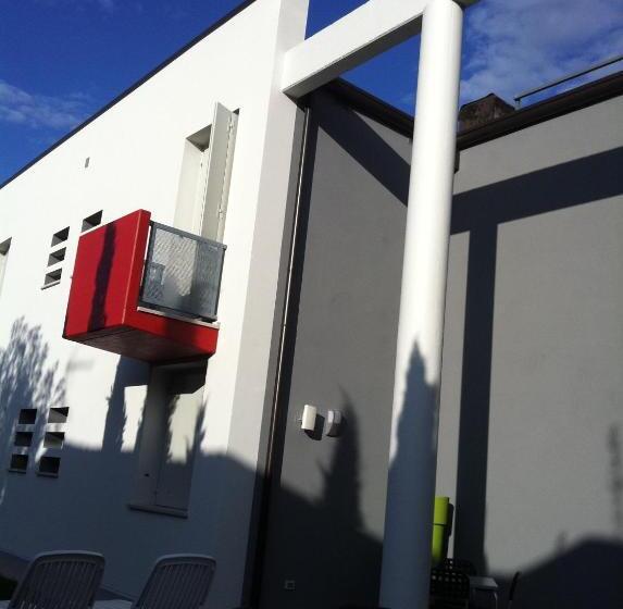 Отель 6 Porte Guesthouse