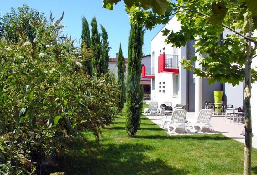 Отель 6 Porte Guesthouse