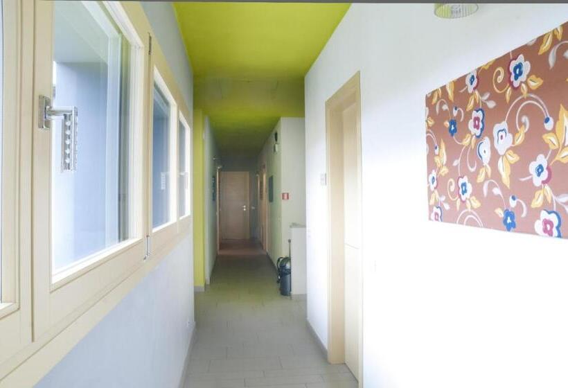 Отель 6 Porte Guesthouse