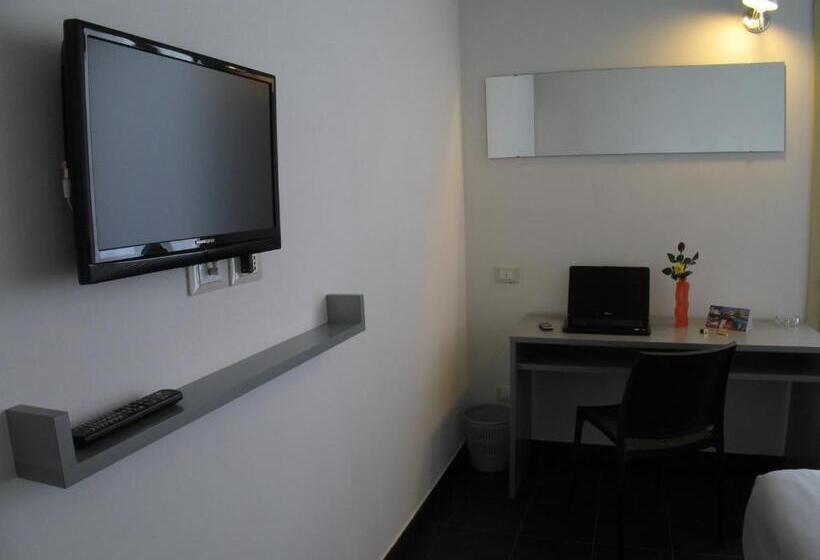 Отель 6 Porte Guesthouse