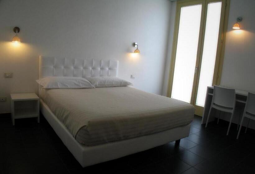 Отель 6 Porte Guesthouse