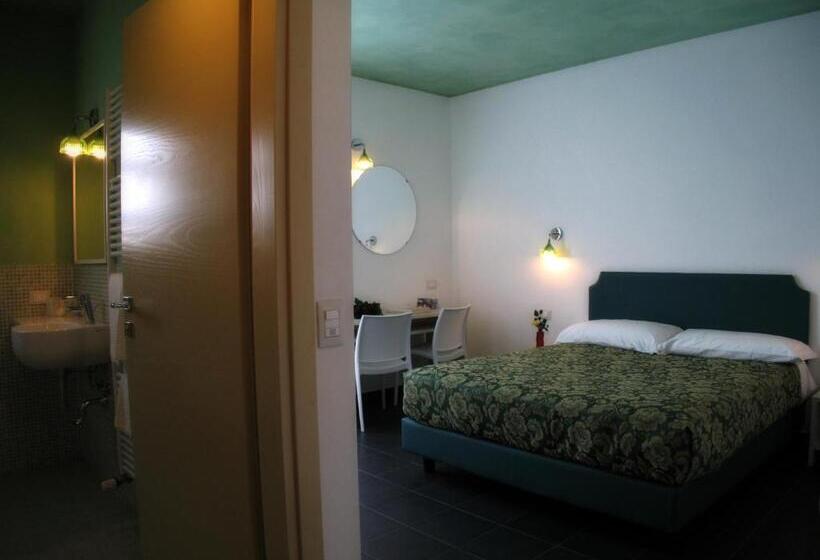 Отель 6 Porte Guesthouse