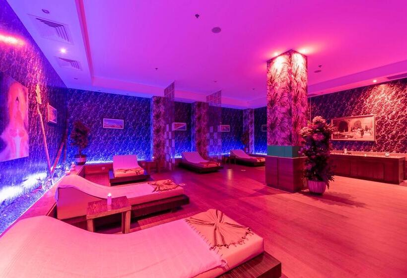 Отель Fashiontv Luxe Resort