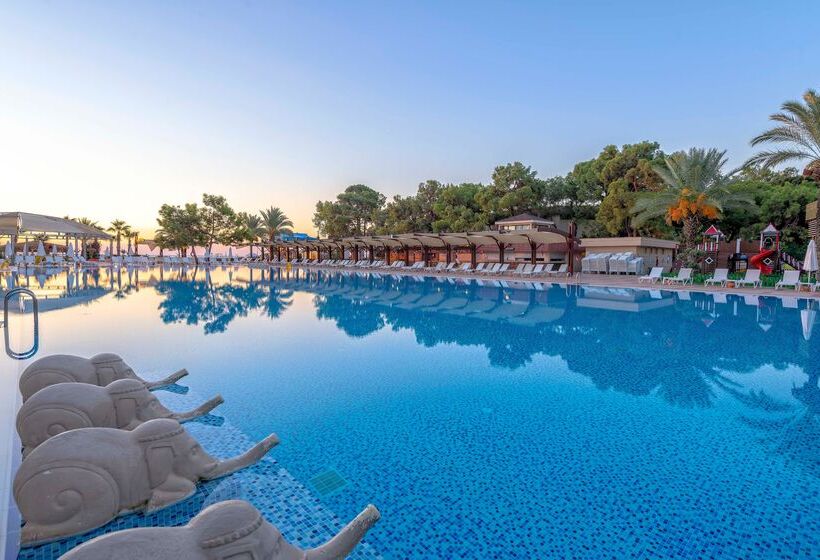 Отель Fashiontv Luxe Resort