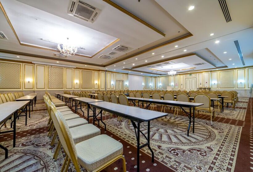 Отель Fashiontv Luxe Resort