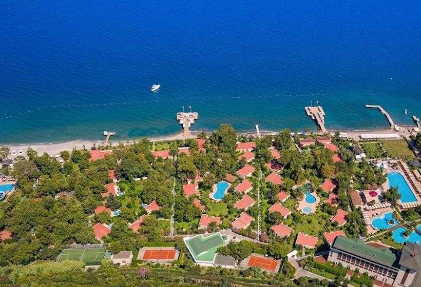 Отель Fashiontv Luxe Resort