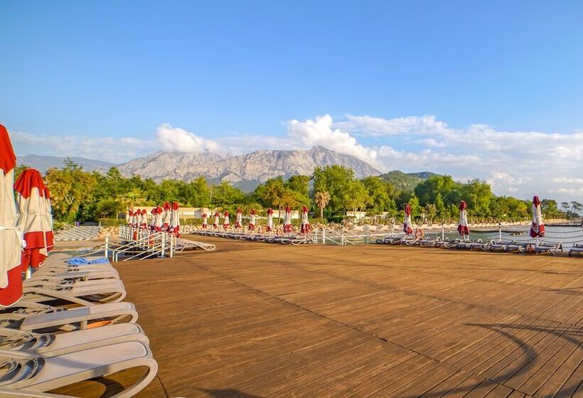 Отель Fashiontv Luxe Resort