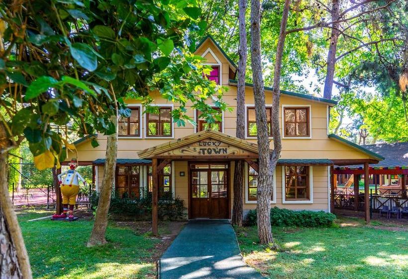 Отель Fashiontv Luxe Resort