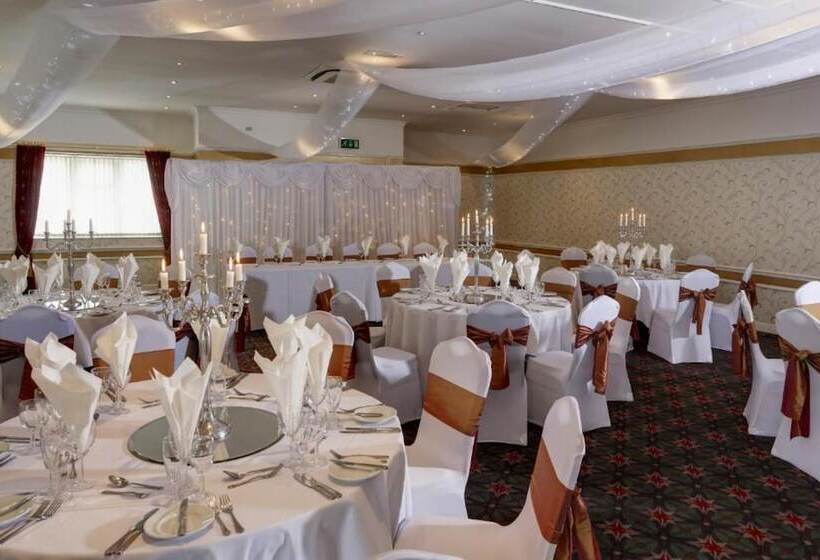 فندق Broadfield Park