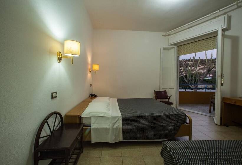 Отель Calamosca