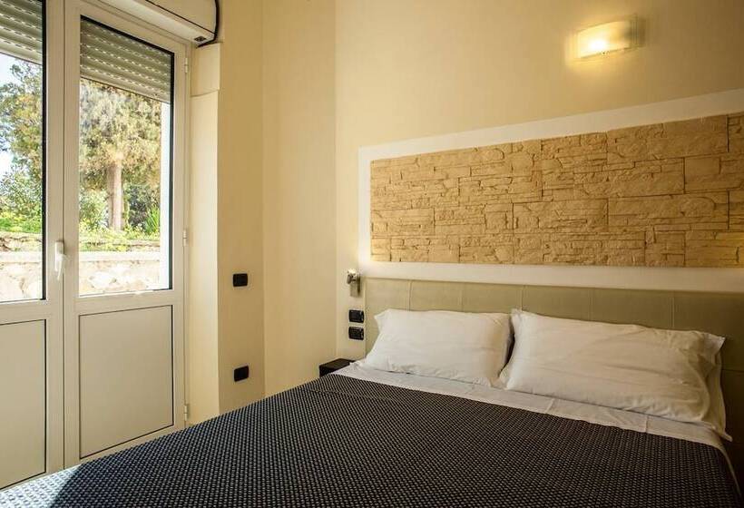 Отель Calamosca