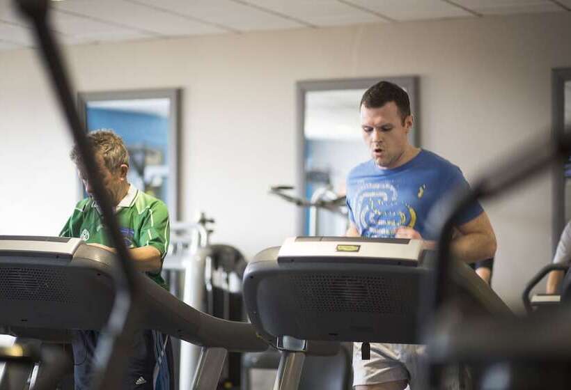 فندق Canal Court