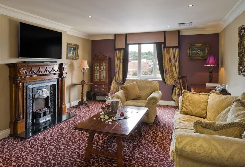 فندق Canal Court