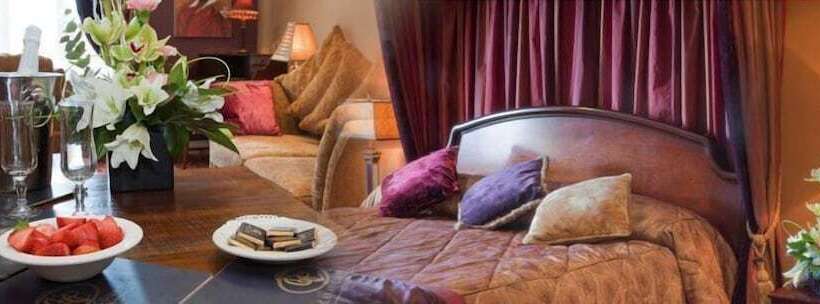 فندق Canal Court