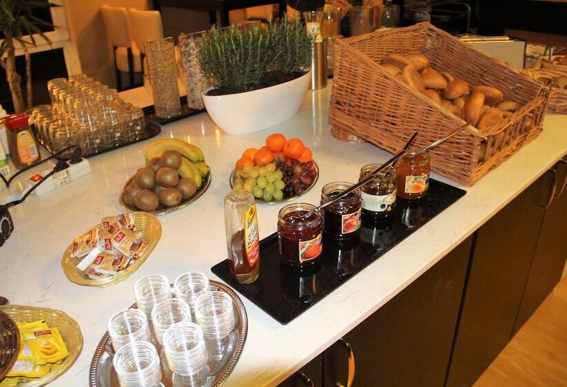 Check Inn Hotel Merseburg