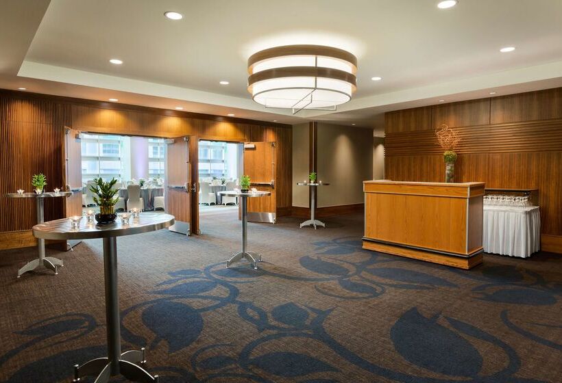 Coast Coal Harbour Vancouver Hotel By Apa