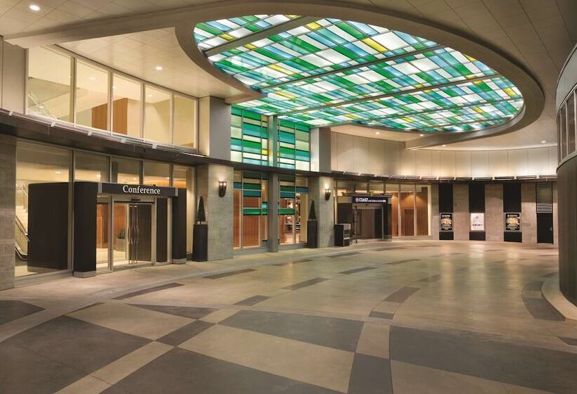 Coast Coal Harbour Vancouver Hotel By Apa