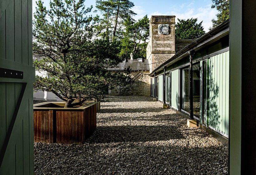 Отель Cowley Manor Experimental