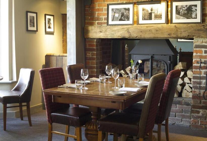 Отель Crab & Boar