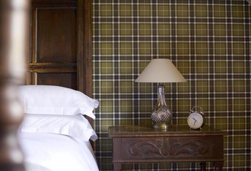 Отель Crab & Boar