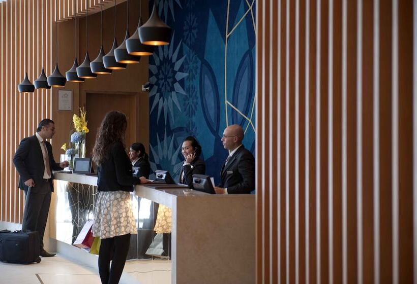 호텔 Crowne Plaza Yas Island, An Ihg